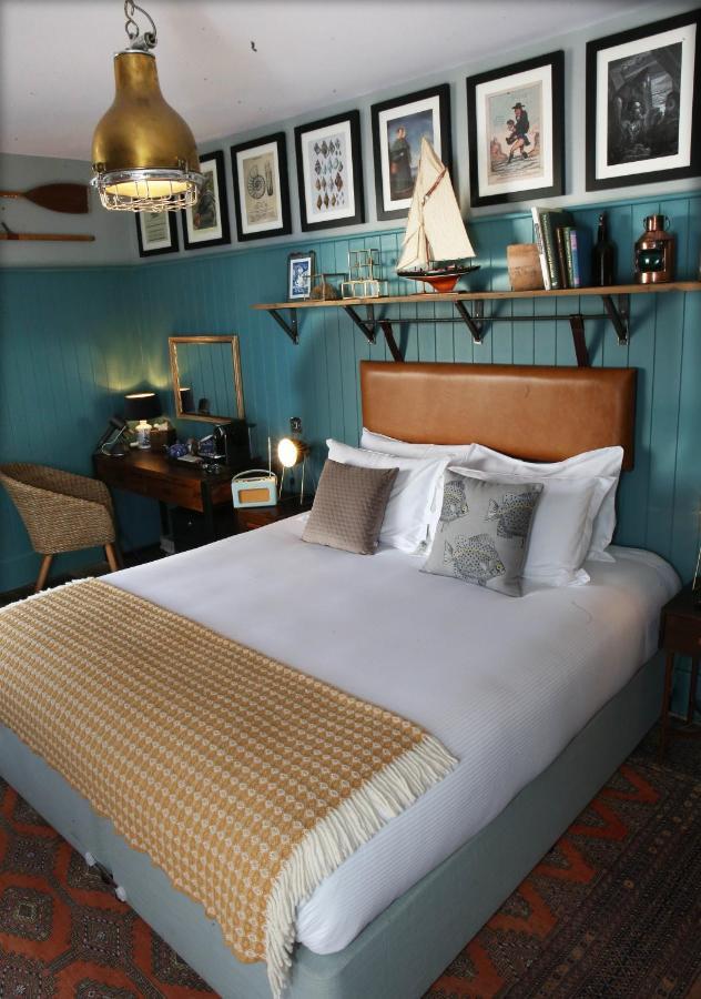 The Pilot Boat Hotel ไลม์รีจิส ภายนอก รูปภาพ